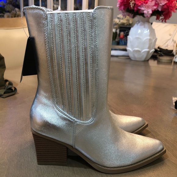 NEW FOREVER21 Silver Metallic Shimmer Cowgirl Western Heel Era Booties Boots - Picture 3 of 6